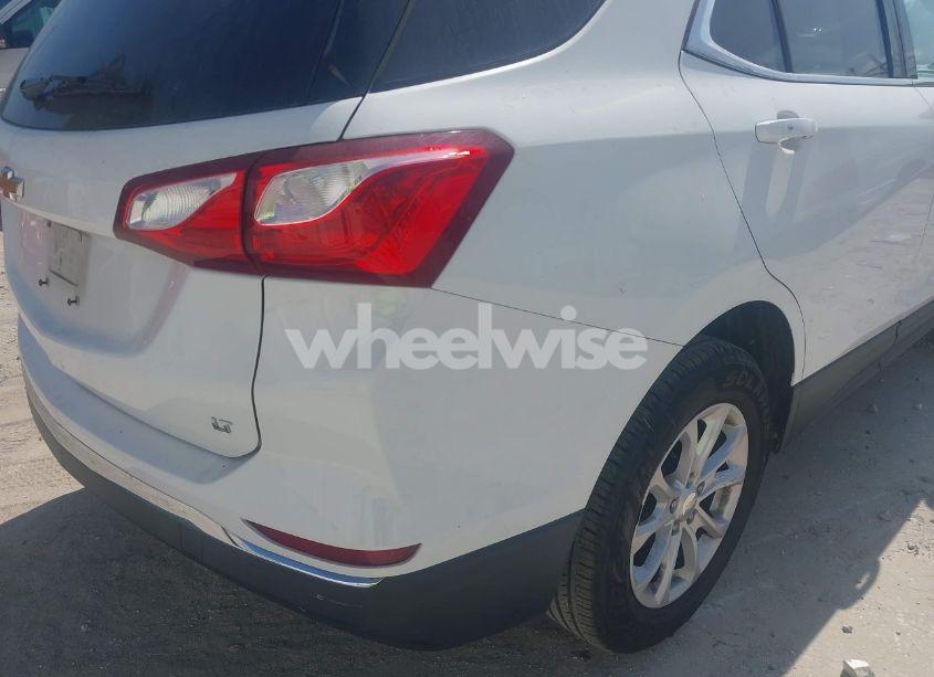 Photo 18 of 2018 Chevrolet Equinox LT (VIN 3GNAXJEV5JS634061)