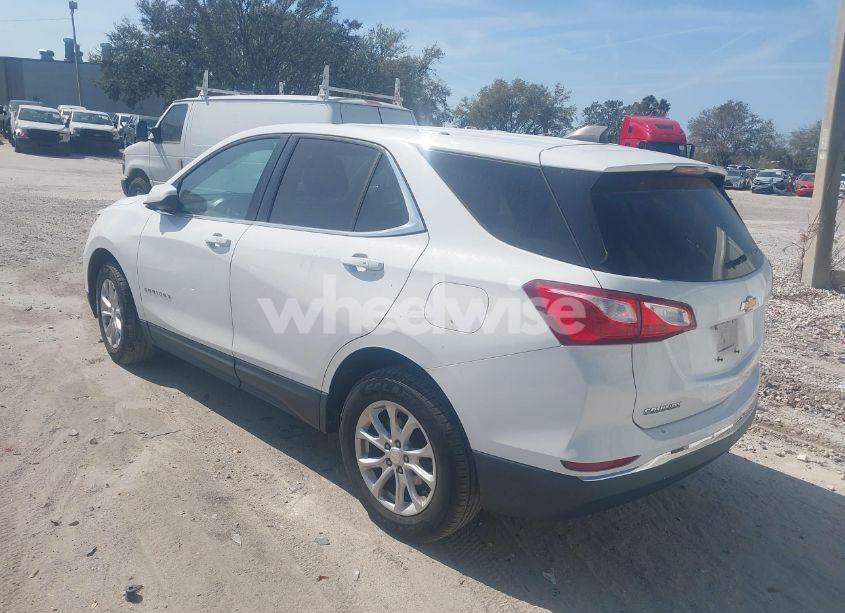 Photo 3 of 2018 Chevrolet Equinox LT (VIN 3GNAXJEV5JS634061)