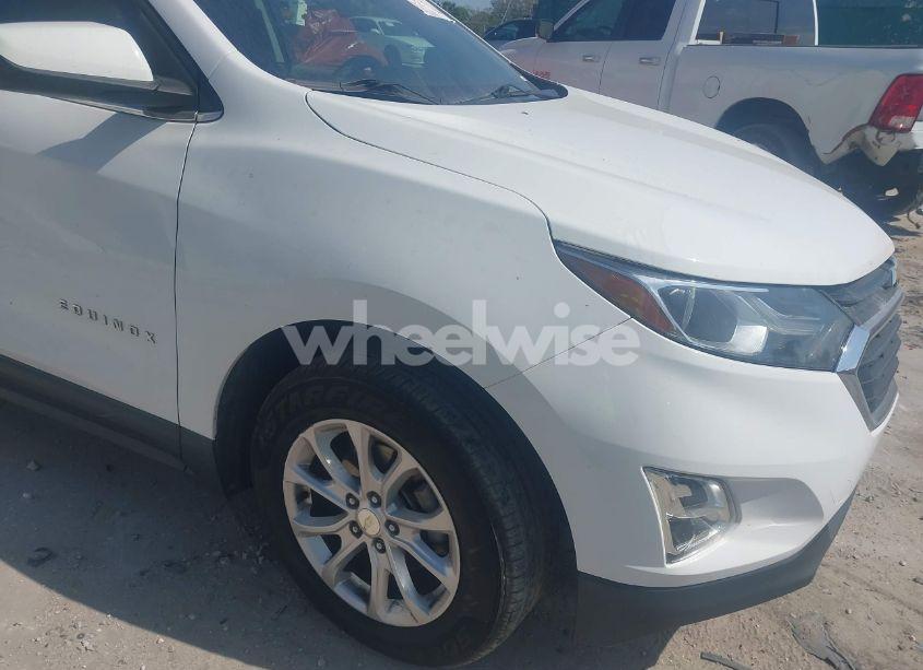 Photo 6 of 2018 Chevrolet Equinox LT (VIN 3GNAXJEV5JS634061)
