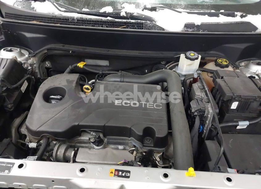 Photo 10 of 2018 Chevrolet Equinox LT (VIN 3GNAXJEV5JS645481)