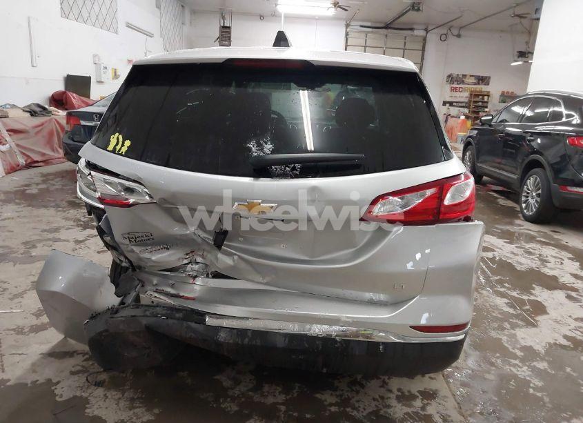 Photo 16 of 2018 Chevrolet Equinox LT (VIN 3GNAXJEV5JS645481)