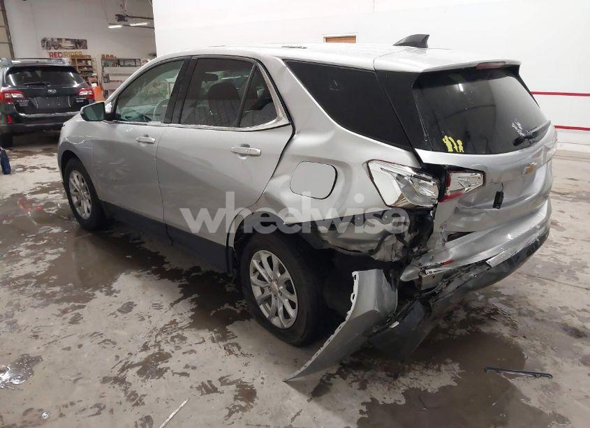 Photo 3 of 2018 Chevrolet Equinox LT (VIN 3GNAXJEV5JS645481)