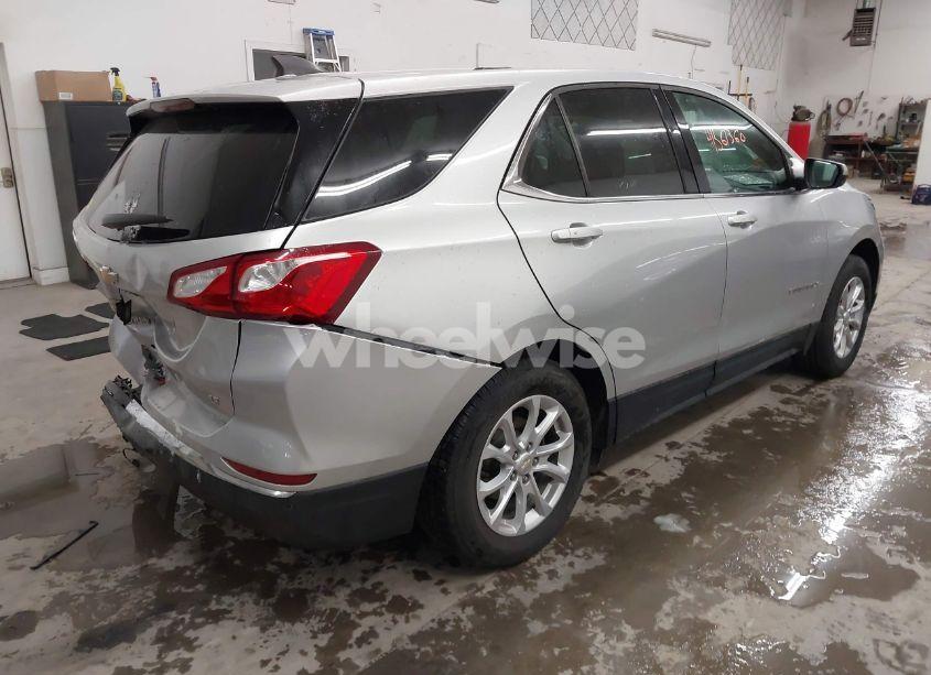 Photo 4 of 2018 Chevrolet Equinox LT (VIN 3GNAXJEV5JS645481)