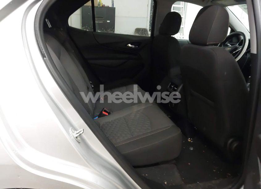 Photo 8 of 2018 Chevrolet Equinox LT (VIN 3GNAXJEV5JS645481)