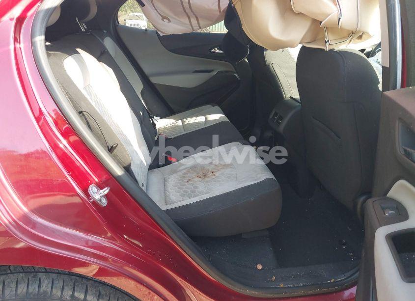 Photo 8 of 2018 Chevrolet Equinox LT (VIN 3GNAXJEV6JL103302)