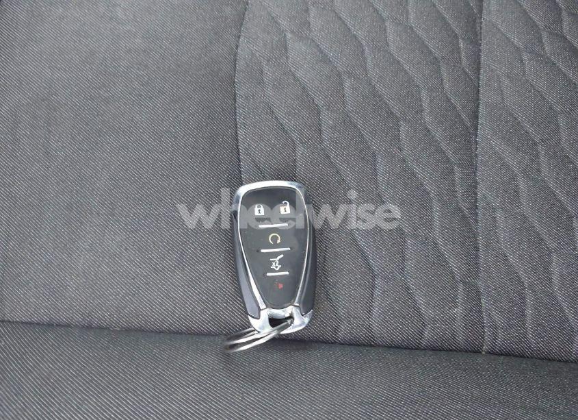 Photo 11 of 2018 Chevrolet Equinox LT (VIN 3GNAXJEV6JS593245)