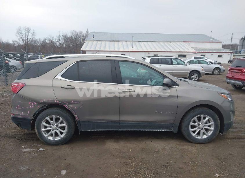 Photo 13 of 2018 Chevrolet Equinox LT (VIN 3GNAXJEV6JS593245)