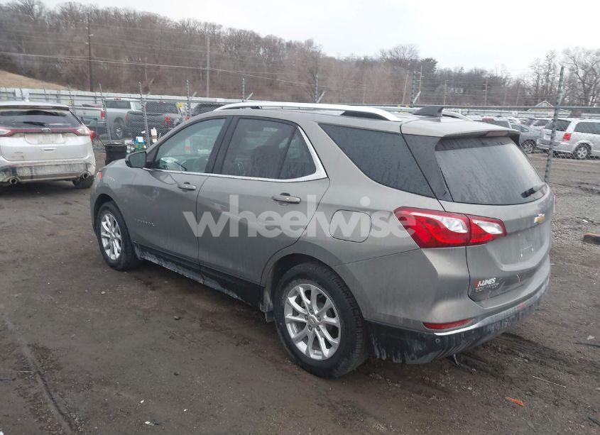 Photo 3 of 2018 Chevrolet Equinox LT (VIN 3GNAXJEV6JS593245)