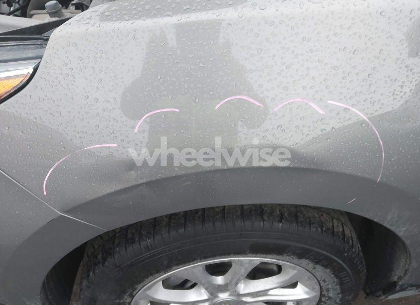 Photo 6 of 2018 Chevrolet Equinox LT (VIN 3GNAXJEV6JS593245)