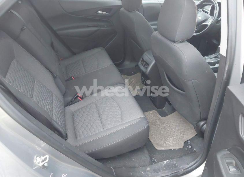 Photo 8 of 2018 Chevrolet Equinox LT (VIN 3GNAXJEV6JS593245)