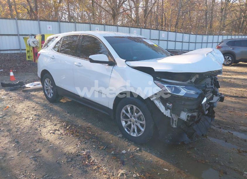 2018 Chevrolet Equinox LT (VIN 3GNAXJEV6JS630679) main photo