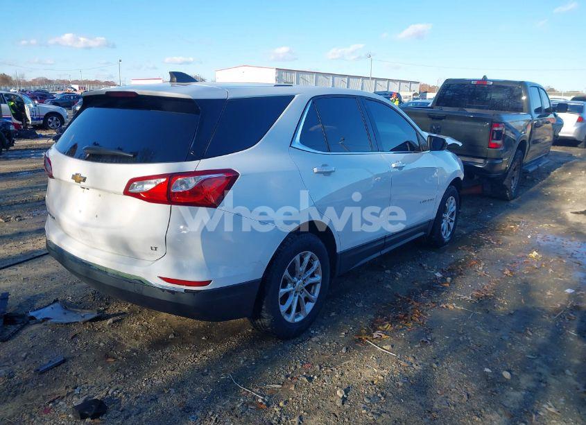 Photo 4 of 2018 Chevrolet Equinox LT (VIN 3GNAXJEV6JS630679)