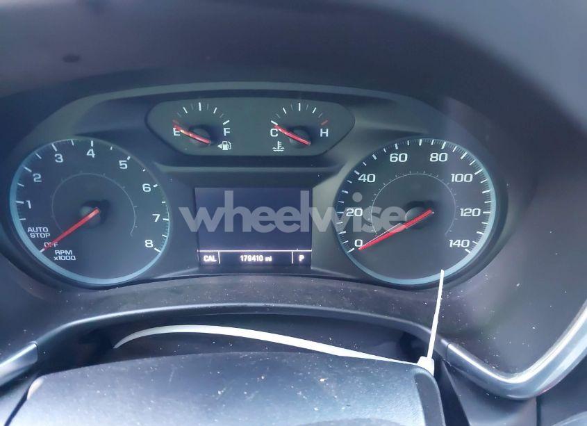 Photo 7 of 2018 Chevrolet Equinox LT (VIN 3GNAXJEV6JS630679)