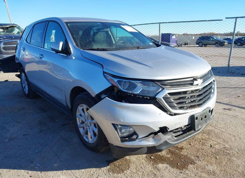 2018 Chevrolet Equinox LT (VIN 3GNAXJEV6JS631699) main photo