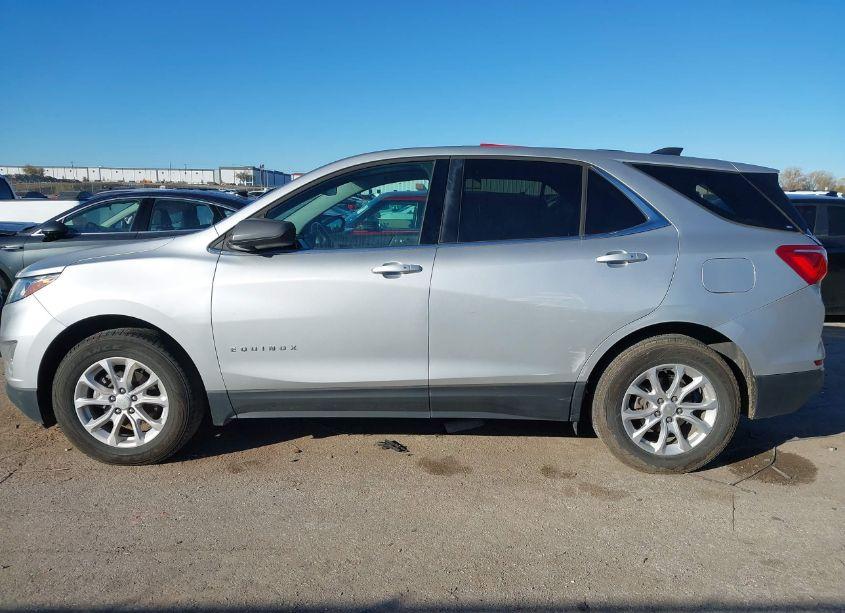 Photo 14 of 2018 Chevrolet Equinox LT (VIN 3GNAXJEV6JS631699)