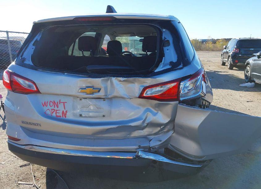 Photo 6 of 2018 Chevrolet Equinox LT (VIN 3GNAXJEV6JS631699)