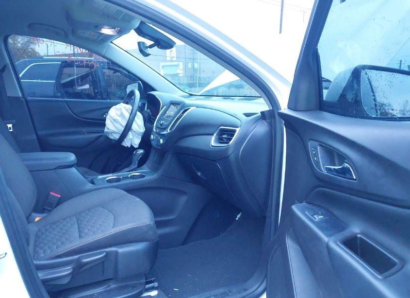 Photo 5 of 2019 Chevrolet Equinox LT (VIN 3GNAXJEV6KS630845)