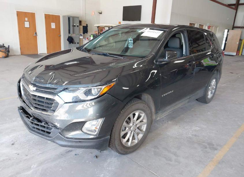 Photo 2 of 2019 Chevrolet Equinox LT (VIN 3GNAXJEV6KS640954)