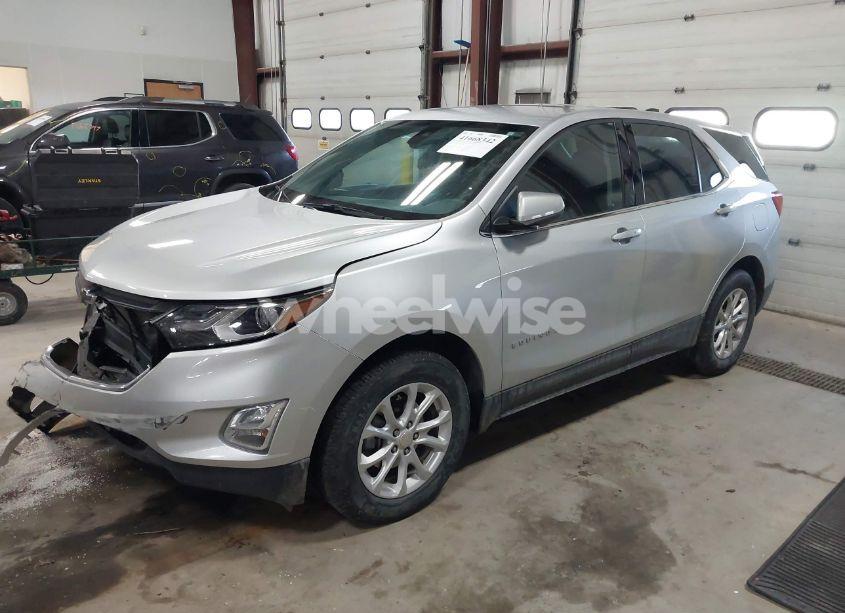 Photo 2 of 2020 Chevrolet Equinox FWD 2FL (VIN 3GNAXJEV6LS510464)