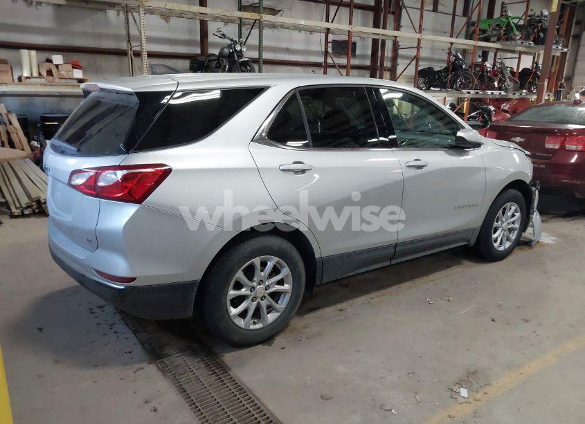 Photo 4 of 2020 Chevrolet Equinox FWD 2FL (VIN 3GNAXJEV6LS510464)