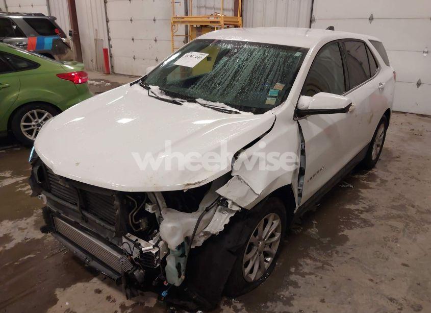 Photo 2 of 2020 Chevrolet Equinox FWD 2FL (VIN 3GNAXJEV6LS545635)