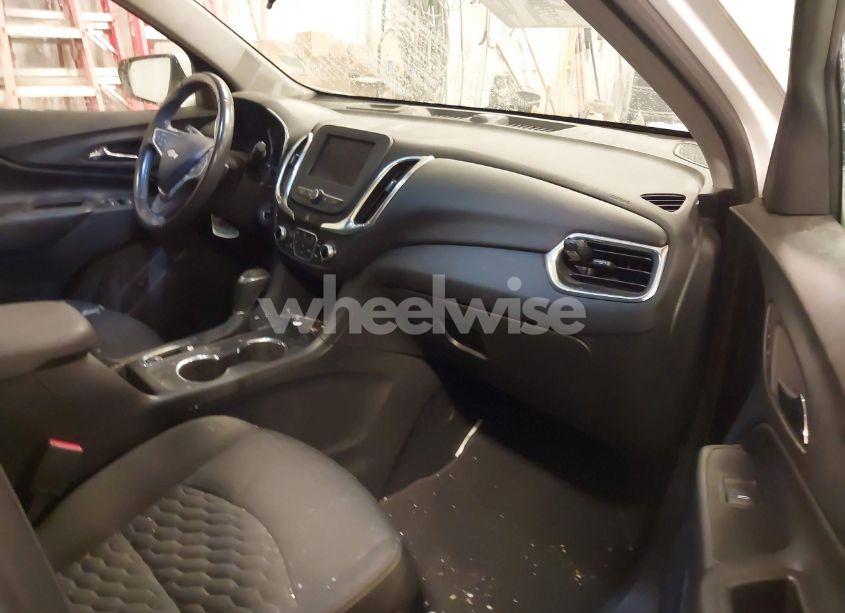 Photo 5 of 2020 Chevrolet Equinox FWD 2FL (VIN 3GNAXJEV6LS545635)