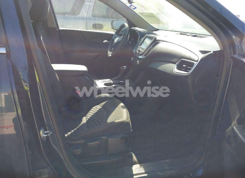 Photo 5 of 2018 Chevrolet Equinox LT (VIN 3GNAXJEV7JL163928)