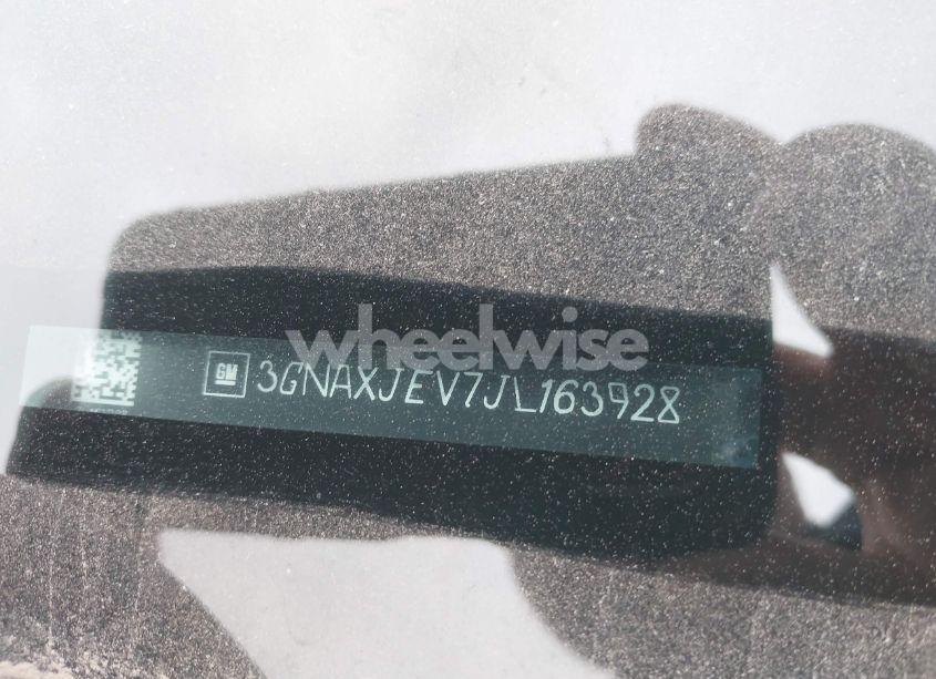 Photo 9 of 2018 Chevrolet Equinox LT (VIN 3GNAXJEV7JL163928)