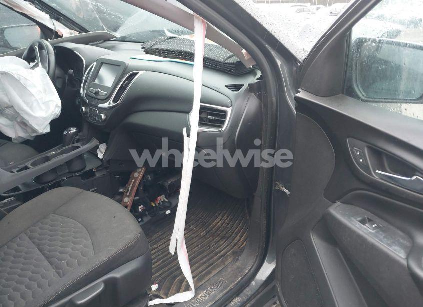 Photo 5 of 2018 Chevrolet Equinox LT (VIN 3GNAXJEV7JS506789)