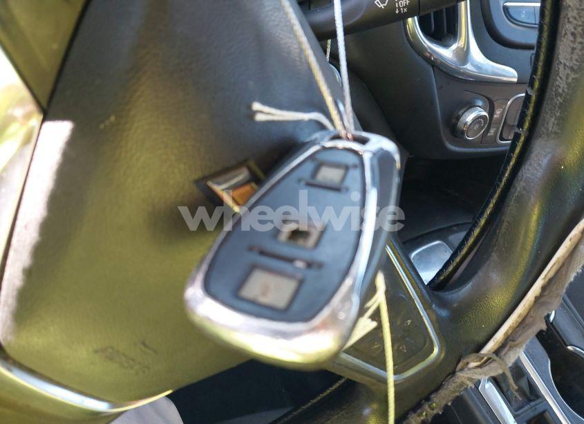 Photo 11 of 2018 Chevrolet Equinox LT (VIN 3GNAXJEV7JS524581)