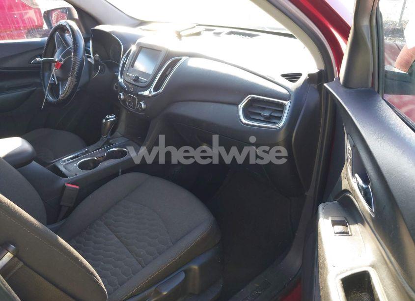 Photo 5 of 2018 Chevrolet Equinox LT (VIN 3GNAXJEV7JS524581)