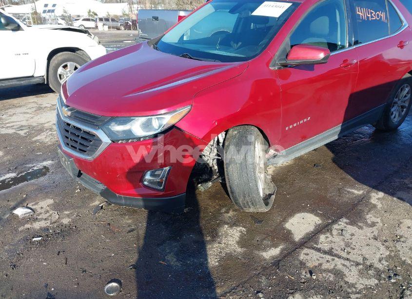Photo 6 of 2018 Chevrolet Equinox LT (VIN 3GNAXJEV7JS524581)