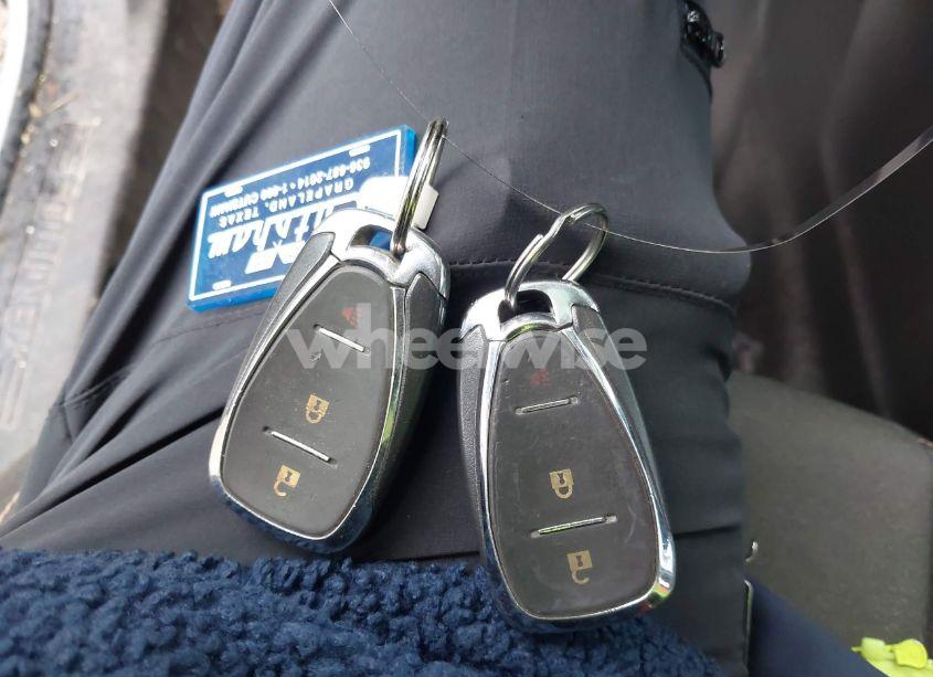 Photo 11 of 2018 Chevrolet Equinox LT (VIN 3GNAXJEV7JS530154)