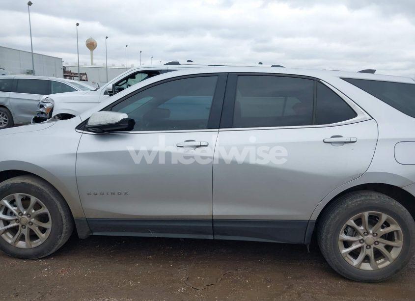 Photo 14 of 2018 Chevrolet Equinox LT (VIN 3GNAXJEV7JS530154)