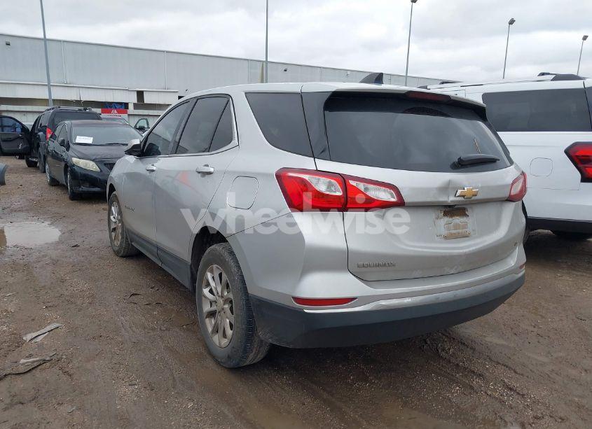 Photo 3 of 2018 Chevrolet Equinox LT (VIN 3GNAXJEV7JS530154)