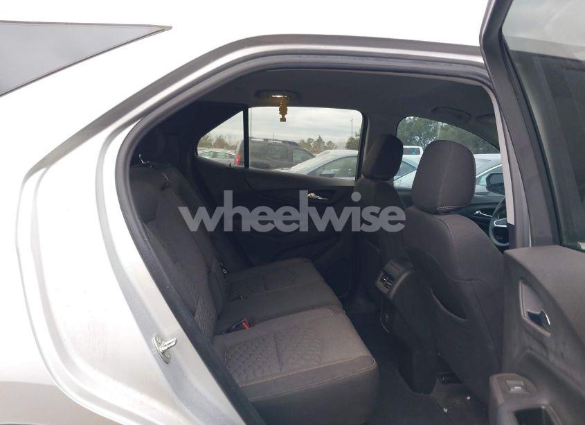 Photo 8 of 2018 Chevrolet Equinox LT (VIN 3GNAXJEV7JS530154)