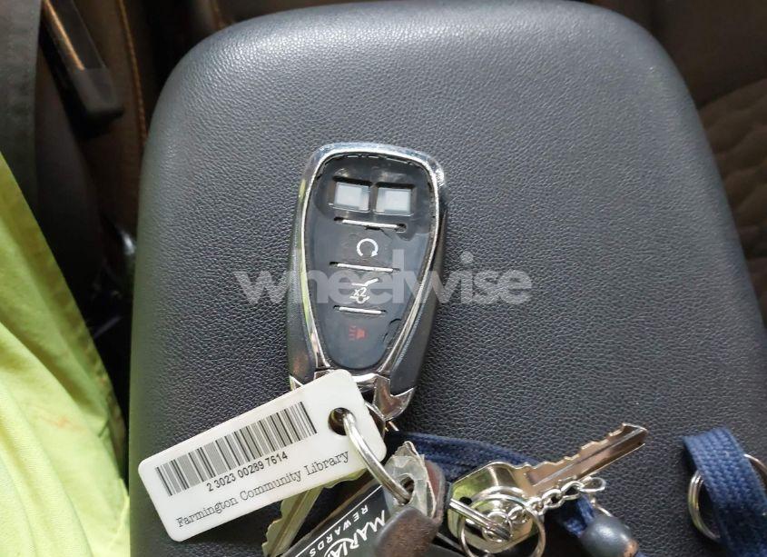 Photo 11 of 2018 Chevrolet Equinox LT (VIN 3GNAXJEV7JS553126)