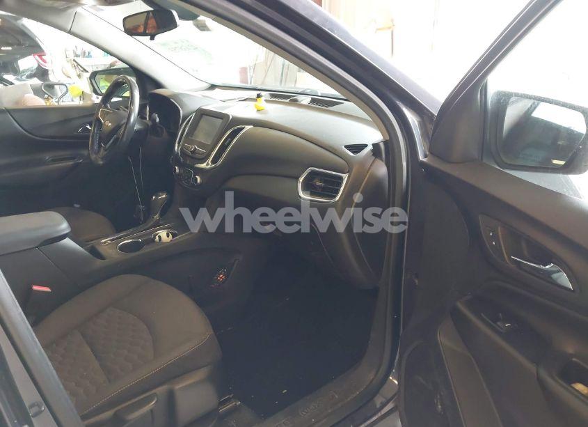 Photo 5 of 2018 Chevrolet Equinox LT (VIN 3GNAXJEV7JS553126)
