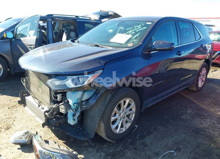 Photo 2 of 2018 Chevrolet Equinox LT (VIN 3GNAXJEV7JS558469)