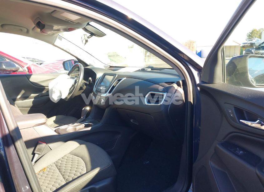 Photo 5 of 2018 Chevrolet Equinox LT (VIN 3GNAXJEV7JS558469)