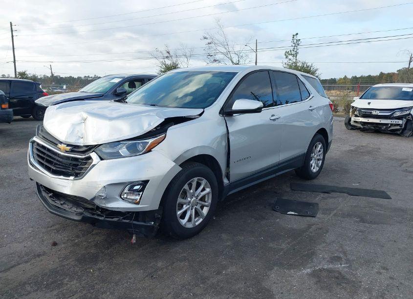 Photo 2 of 2018 Chevrolet Equinox LT (VIN 3GNAXJEV7JS611476)