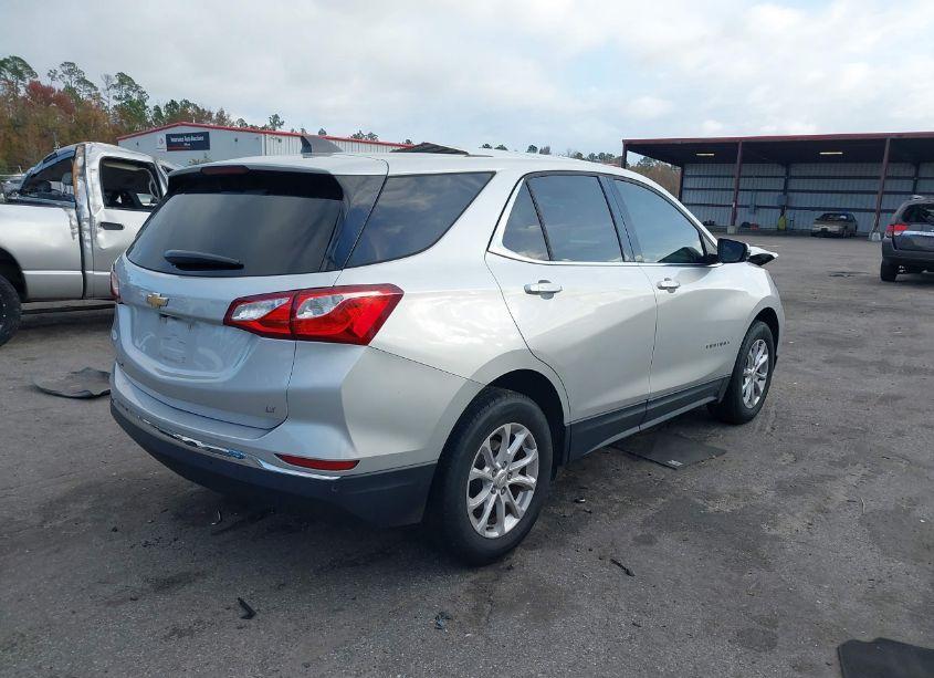 Photo 4 of 2018 Chevrolet Equinox LT (VIN 3GNAXJEV7JS611476)