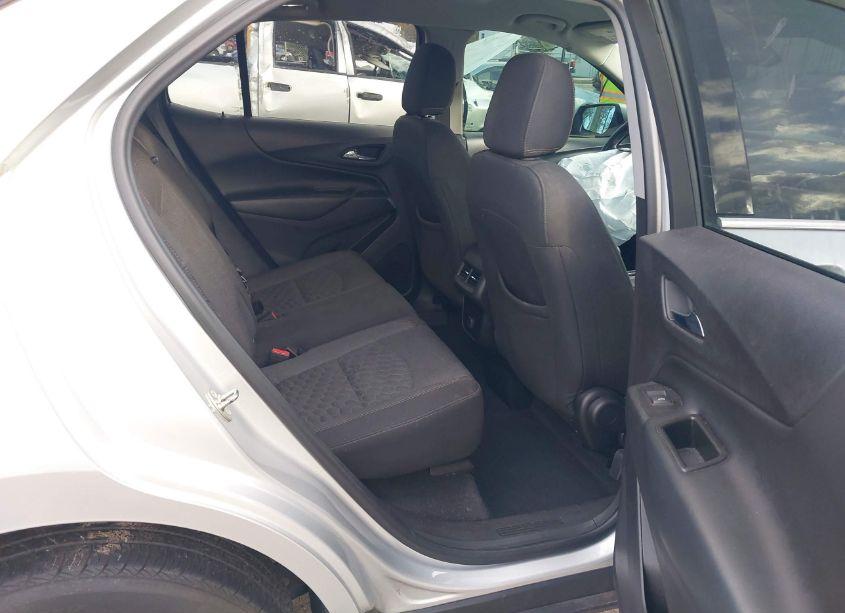 Photo 8 of 2018 Chevrolet Equinox LT (VIN 3GNAXJEV7JS611476)