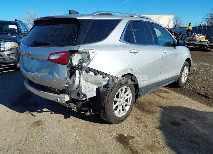 Photo 4 of 2018 Chevrolet Equinox LT (VIN 3GNAXJEV7JS645482)