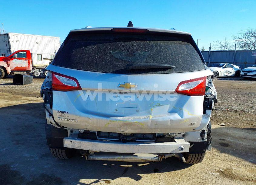 Photo 6 of 2018 Chevrolet Equinox LT (VIN 3GNAXJEV7JS645482)