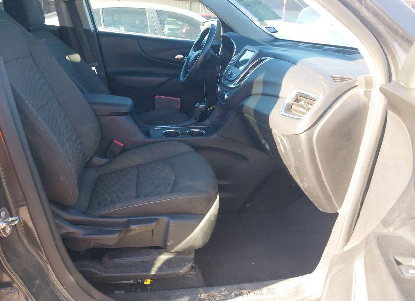 Photo 5 of 2019 Chevrolet Equinox LT (VIN 3GNAXJEV7KS607350)