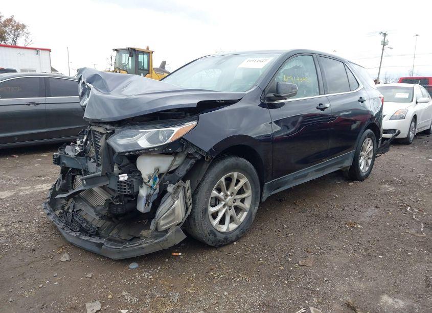 Photo 2 of 2020 Chevrolet Equinox FWD 2FL (VIN 3GNAXJEV7LS560628)