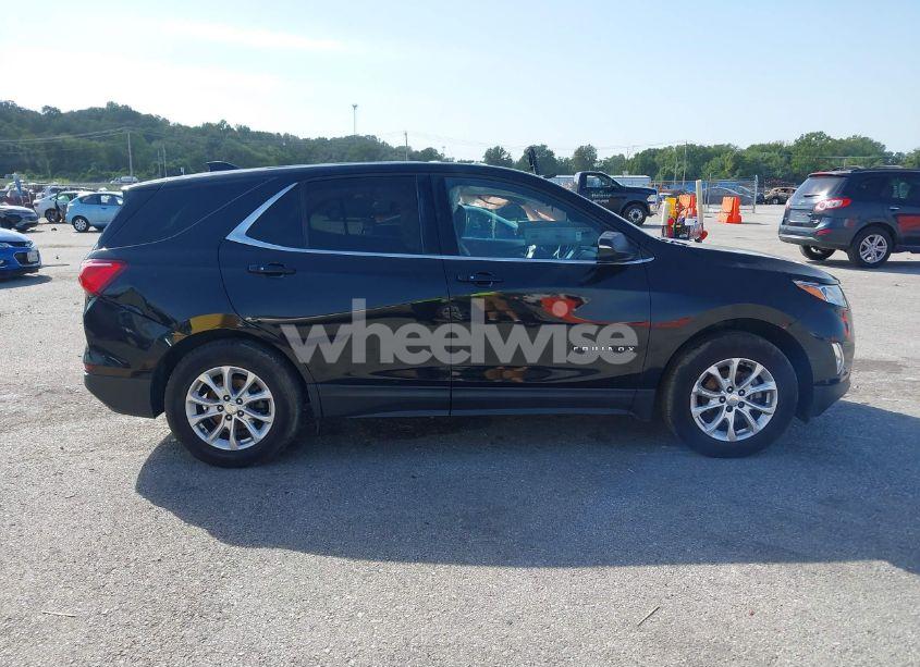Photo 13 of 2018 Chevrolet Equinox LT (VIN 3GNAXJEV8JL128847)