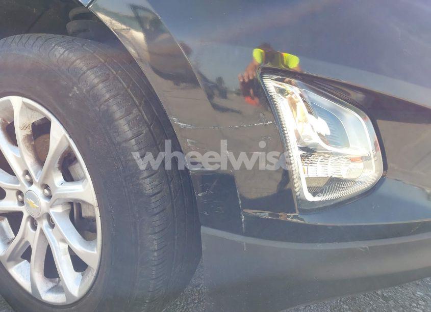 Photo 19 of 2018 Chevrolet Equinox LT (VIN 3GNAXJEV8JL128847)