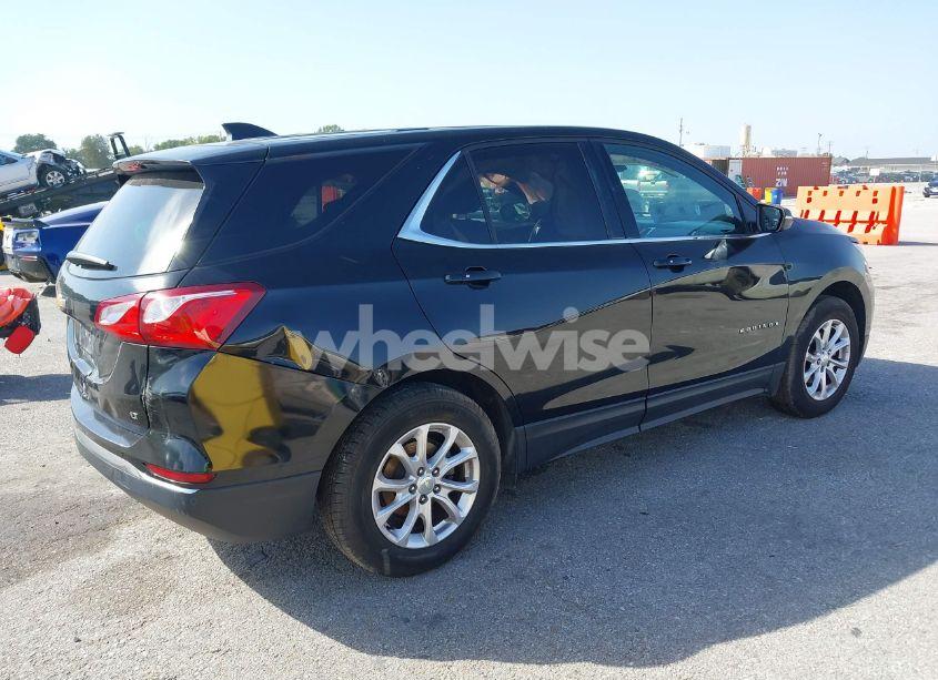 Photo 4 of 2018 Chevrolet Equinox LT (VIN 3GNAXJEV8JL128847)